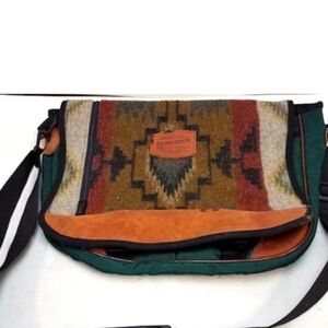Pendleton Unisex Wool Crossbody Messenger Bag, preloved, 14x13x5
